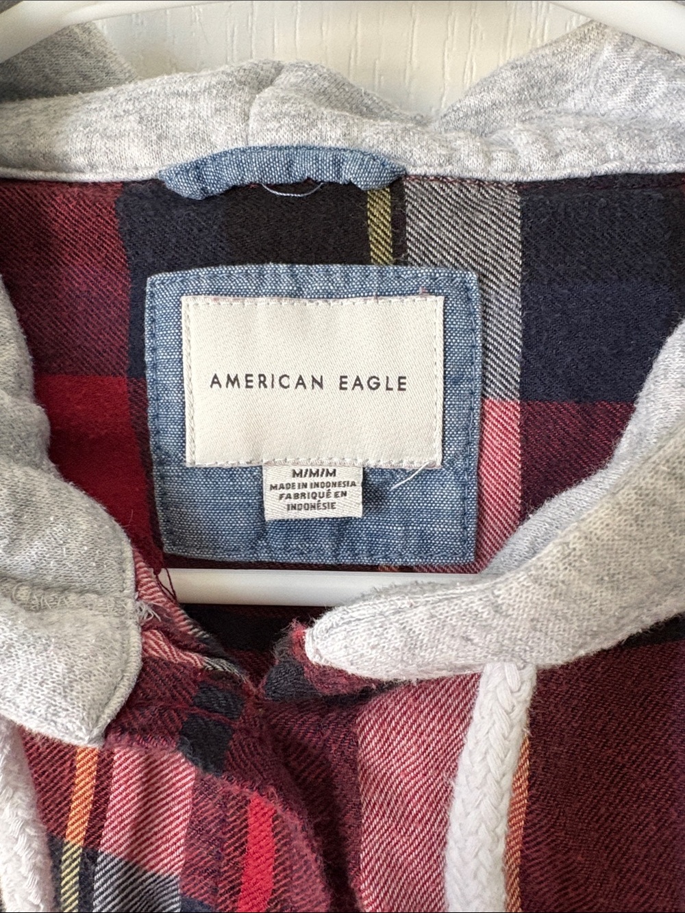 American Eagle Outfitters Cropped Red Plaid Hooded Utility Shirt with Gray Hood - Picture 2 of 4